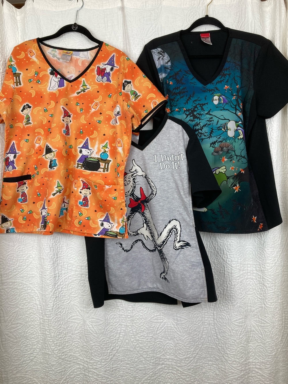 Peanuts & Dr. Seuss 3-Pack Variety Scrub Tops sz Medium